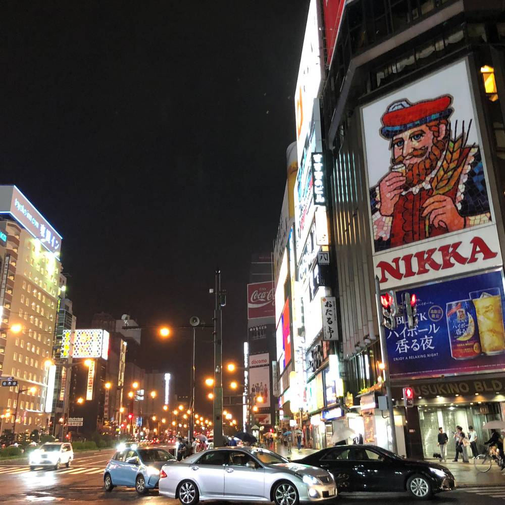 角打ち、居酒屋、日本酒バー、祭り…日本で日本酒が飲まれるシーンについて